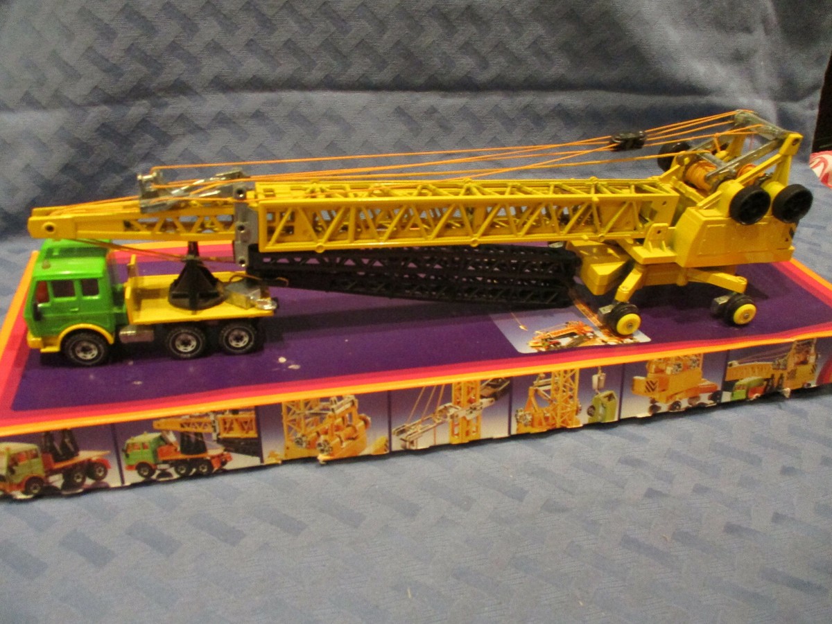 SIKU Mercedes 2232 with Tower Construction Crane, # 4011, 1/55, W