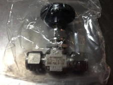 AUCTION IS FOR 1 SWAGELOK 1/2 NEDDLE VALVE SS-1VS8