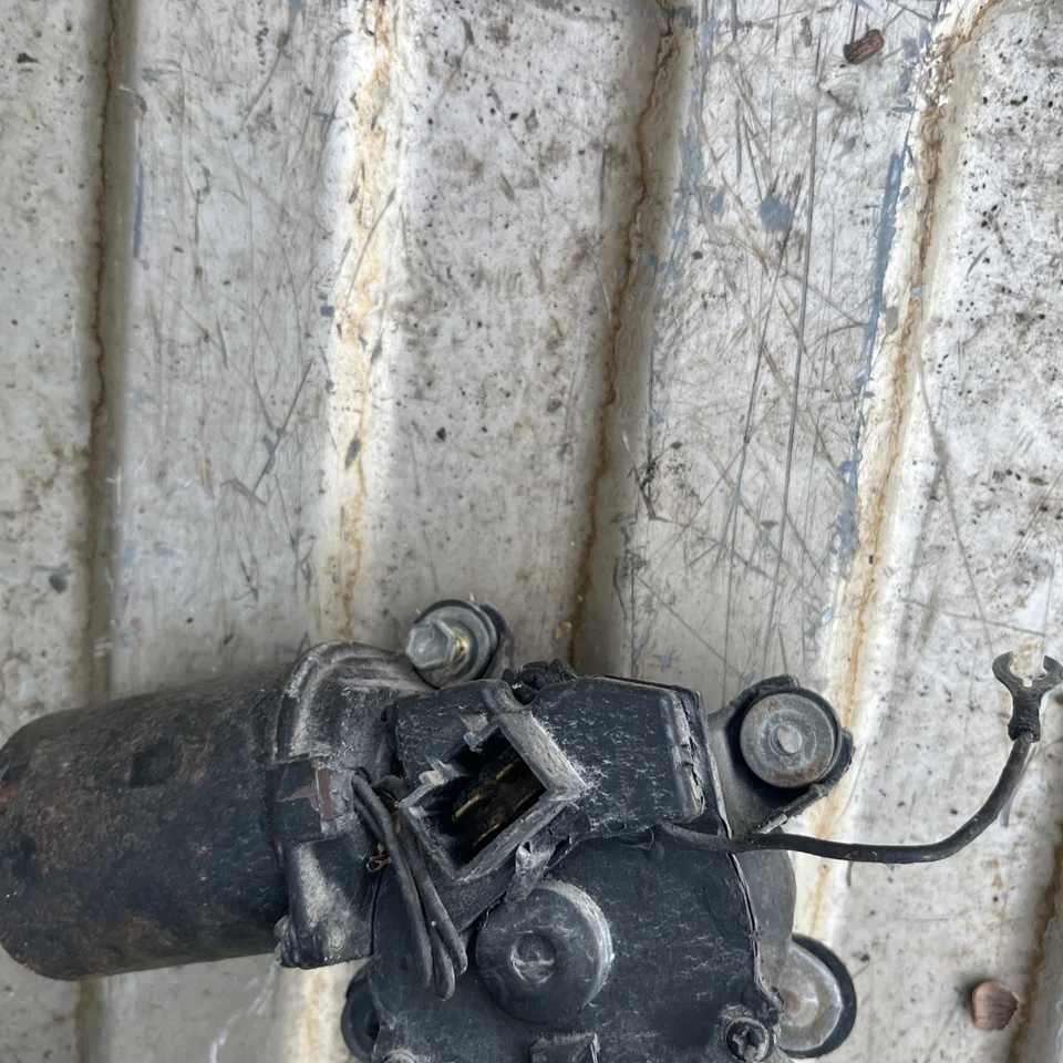 Рамка двигателя стеклоочистителя ветрового стекла 1987-1995 Mitsubishi Mighty Max 50 - Изображение 4 из 4