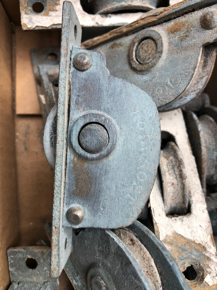 20 x Vintage Antique Victorian late 1800's Sash Window Pulleys Holcroft No. 10 - Image 4 of 4
