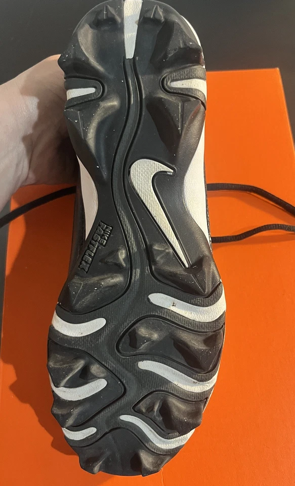 Nike Kids Alpha Menace 4 Shark Football Cleats Size 4.5Y Black And White - Image 4 of 4