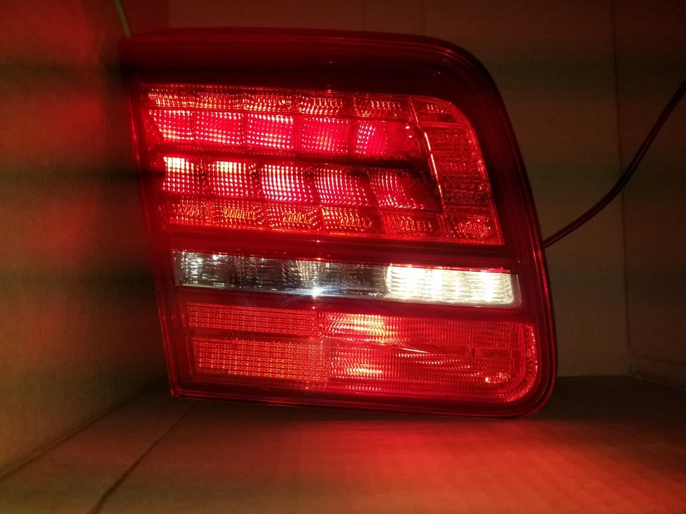 2008 2009 2010 AUDI A8 QUATTRO S8 DRIVER LED LEFT TRUNK TAIL LIGHT LAMP INNER - Image 2 of 4