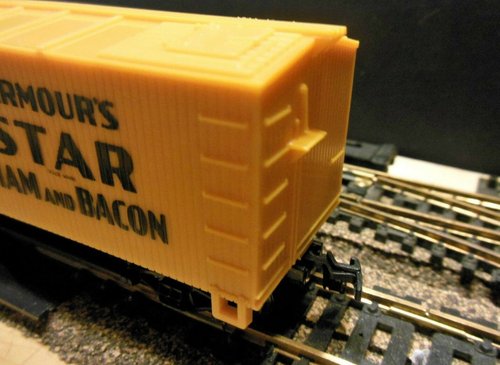 INDUSTRIAL RAIL HO Scale 40' Scribed Wood Side Reefer Car "ARMOUR" - Picture 9 of 12