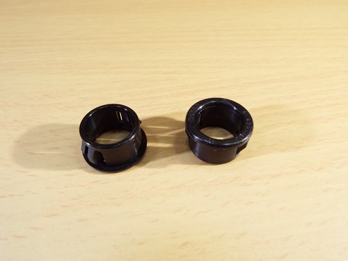 QTY15 HEYCO 2073 SB.625-8 BLACK 5/8" HOLE x 1/2ID REDUCER SNAP BUSHING NYLON NEW - Picture 12 of 15