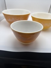 Set Of 3 Butterfly Gold 401  PYREX mixing Bow...
