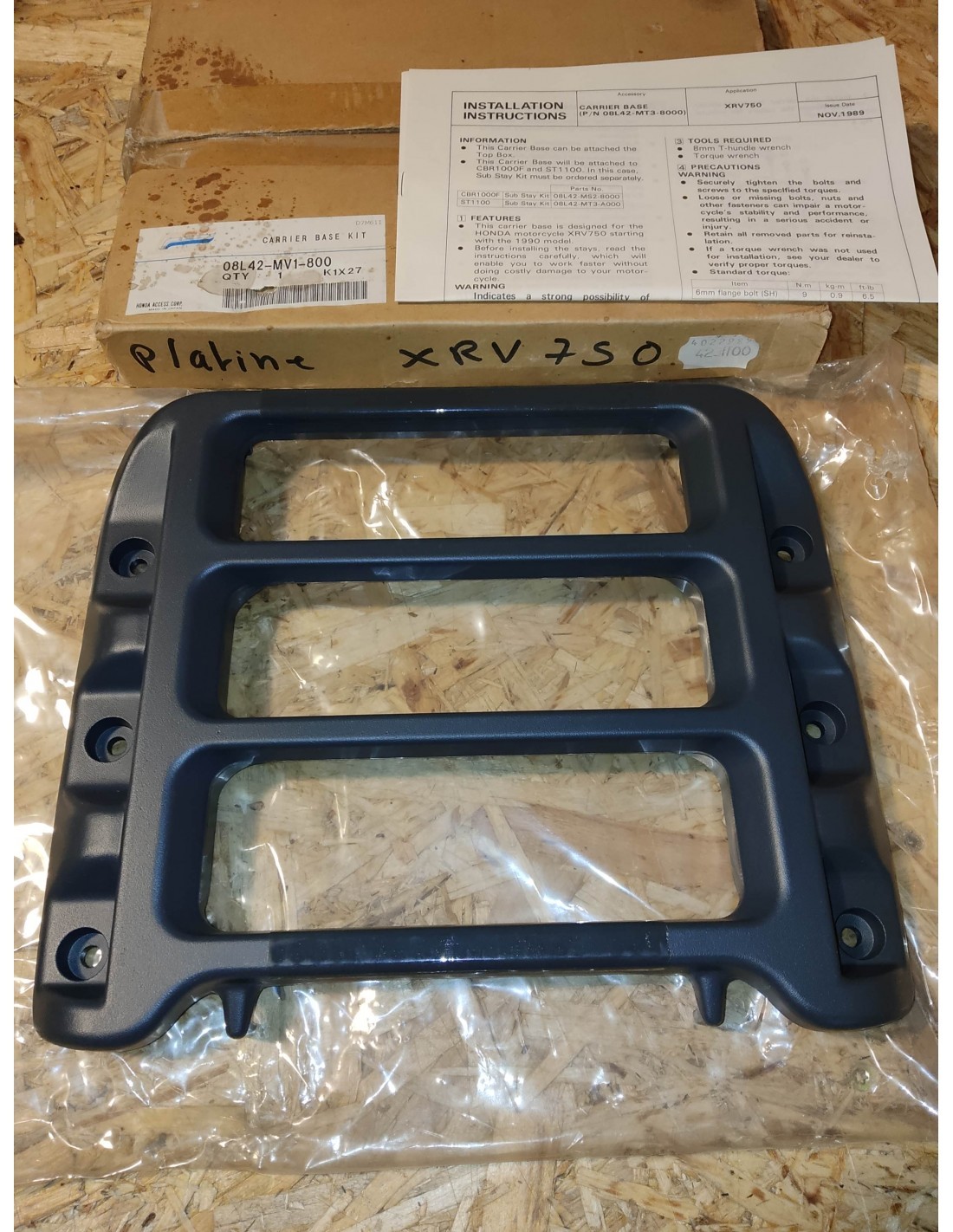 Plateau arrière pour Honda XRV750 pour fixer un top case facilement