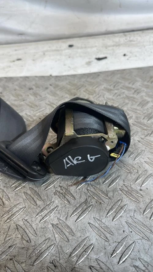 Ceinture arriere gauche RENAULT MEGANE 2 PHASE 1 8200562488 - Photo 3/4