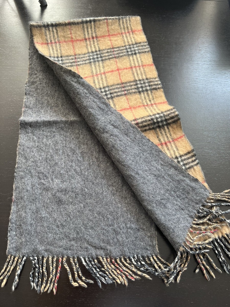 Authentic vintage Burberrys of London 100% Lambswool Reversible