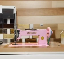 complete with Table set Singer 114w103  Chain & Moss Stitch Embroidery