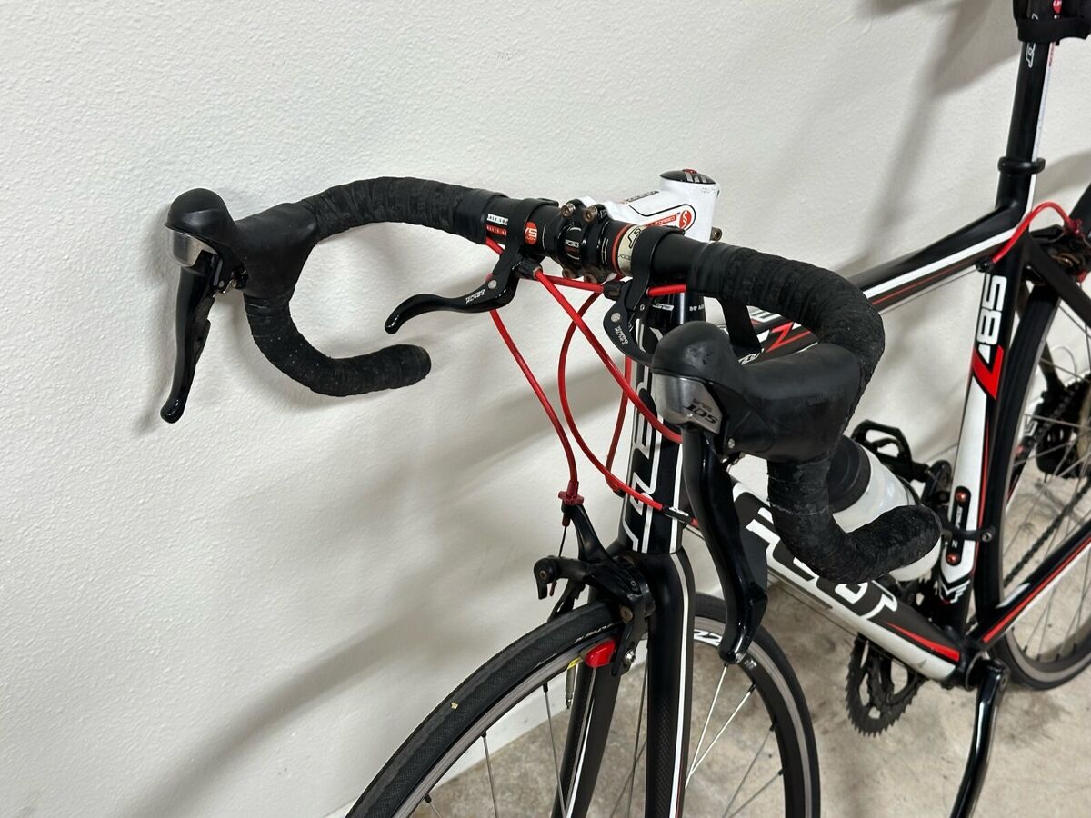 Felt Z85 Road Bike 54cm/Medium, Shimano 105, Carbon Fork Felt Z85 Road Bike 54cm/Medium, Shimano 105, Carbon Fork