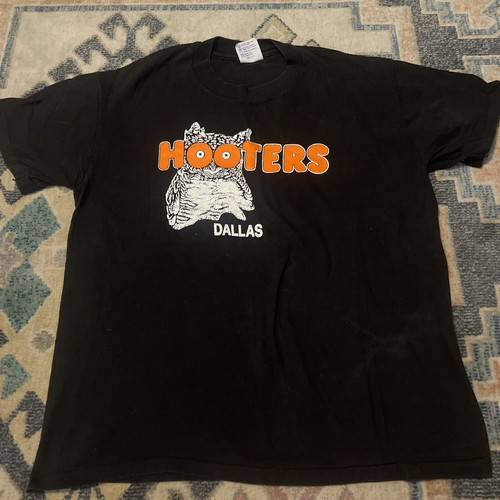 Vintage Hooters More Than a Mouthful Single Stitch T Shirt Dallas Large USA 80s