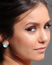 NINA DOBREV 8x10 PHOTO *