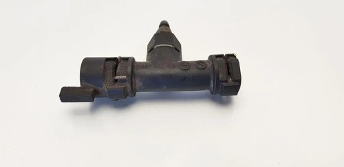 Clutch pipe