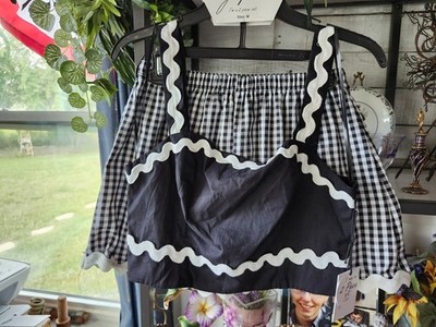 black and white gingham two-piece set a crop top And Skirt Size M