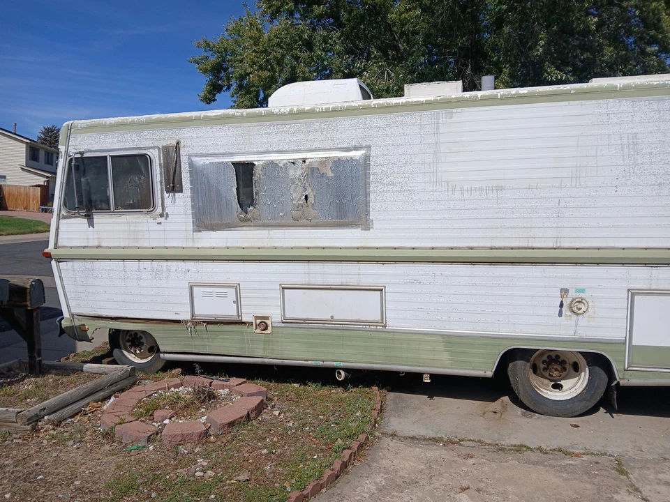 Casa rodante Dodge Diplomat 2/con motor 440 solo 1498 millas Foto 3 de 3