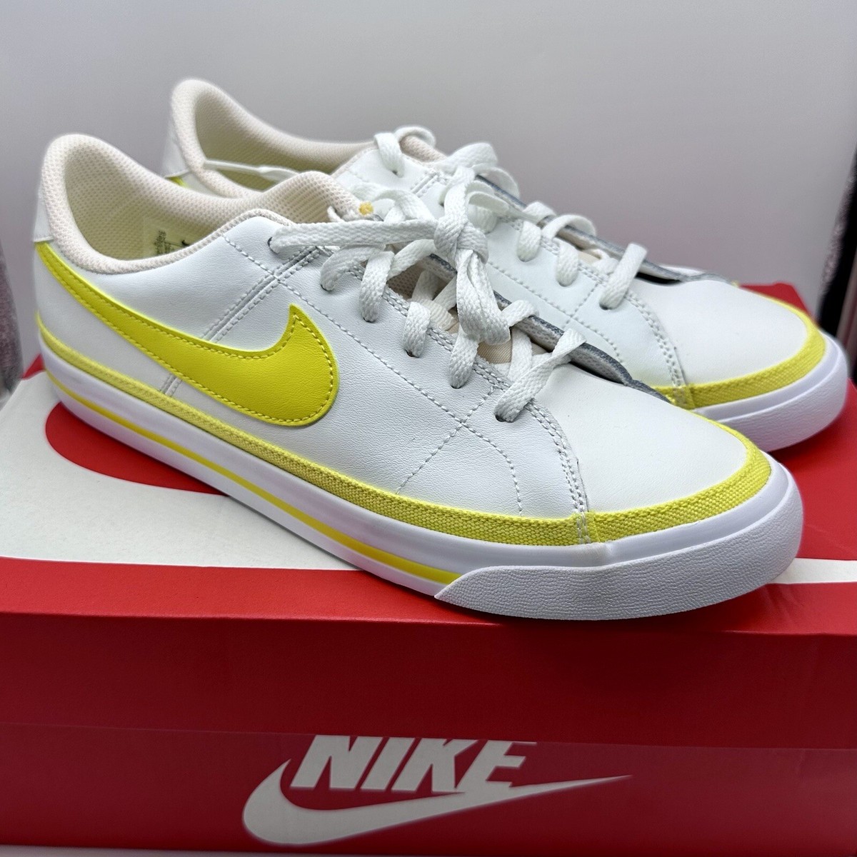 シューズ・サンダルその他 Nike Court Legacy Junior Shoes DA5380-126 Amazon.com | Nike Court Legacy Big Kids' Shoes (DA5380-125