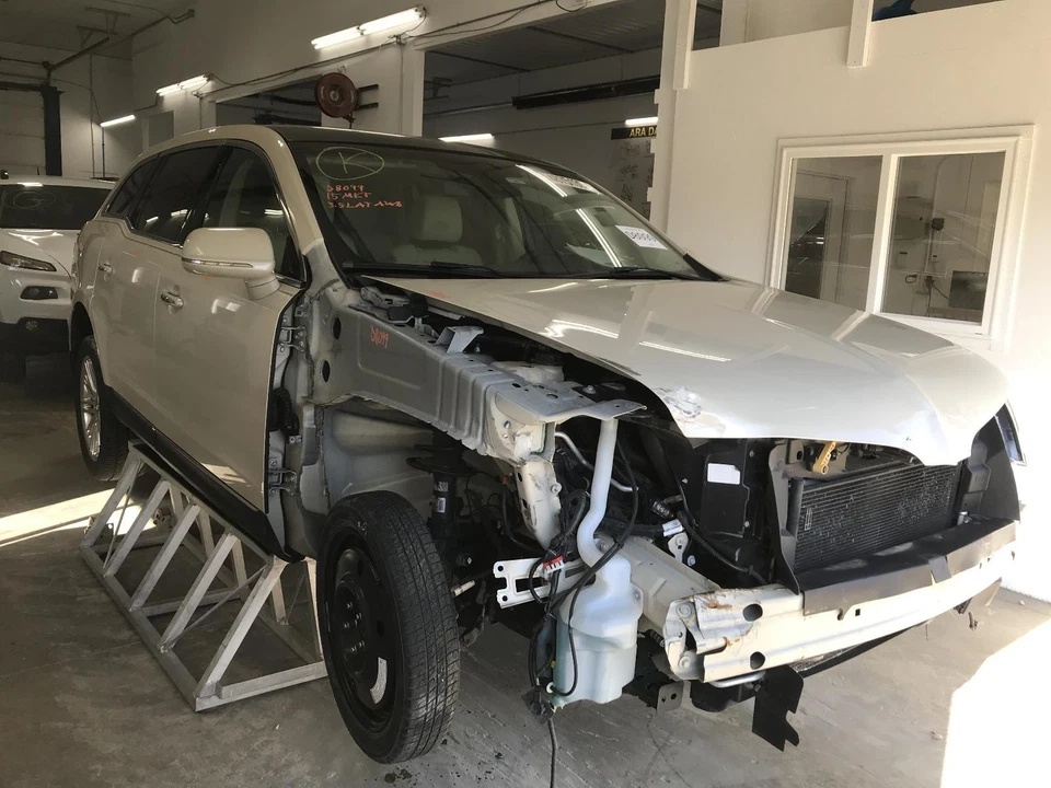 Used Front Right Seat Belt Front fits: 2015 Lincoln Mkt bucket passenger retract - Image 4 of 4