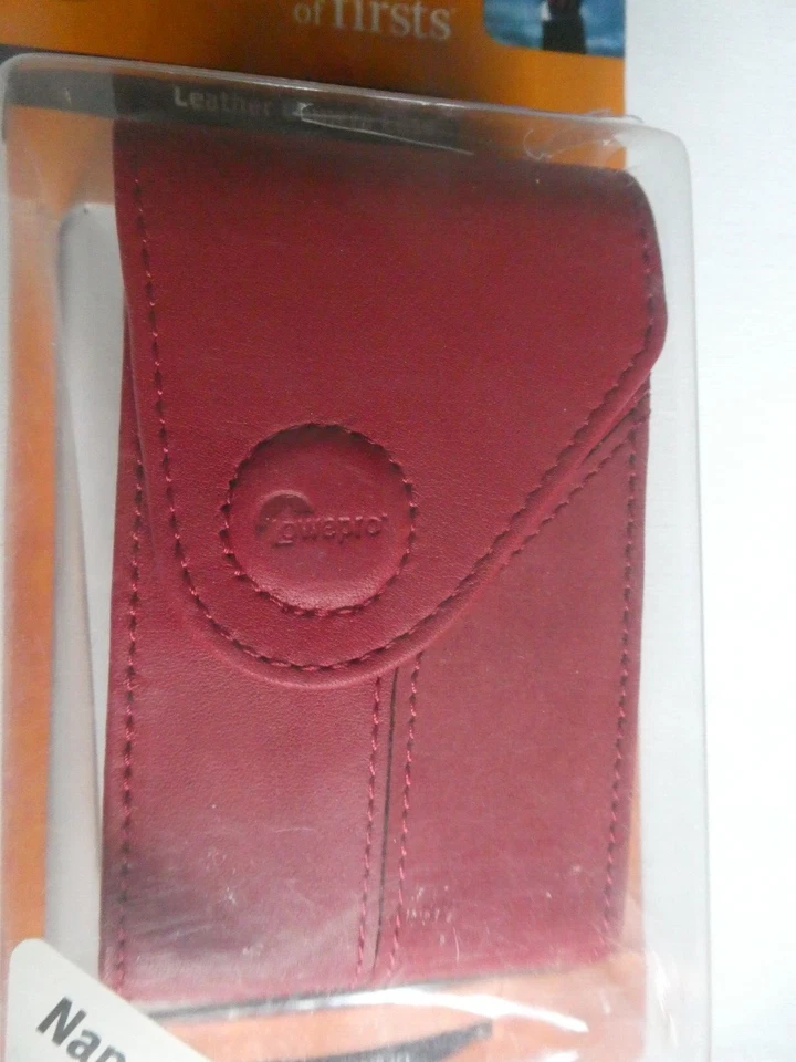 brand new lowepro red naploi 1o digital camera case - Image 3 of 4