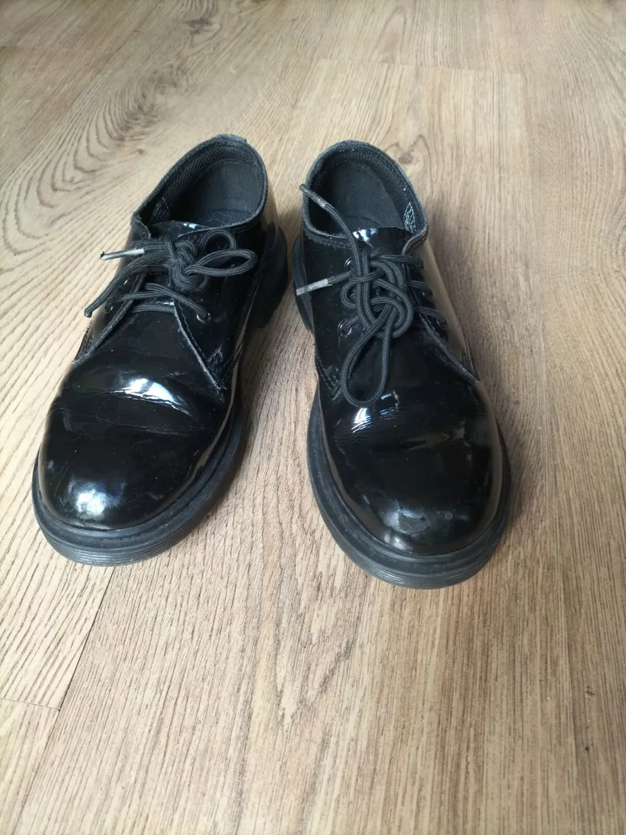 Dr martens smart best sale shoes
