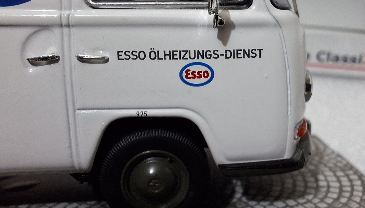 Volkswagen VW T2 Transporter ESSO 1968 White 1:43 Premium