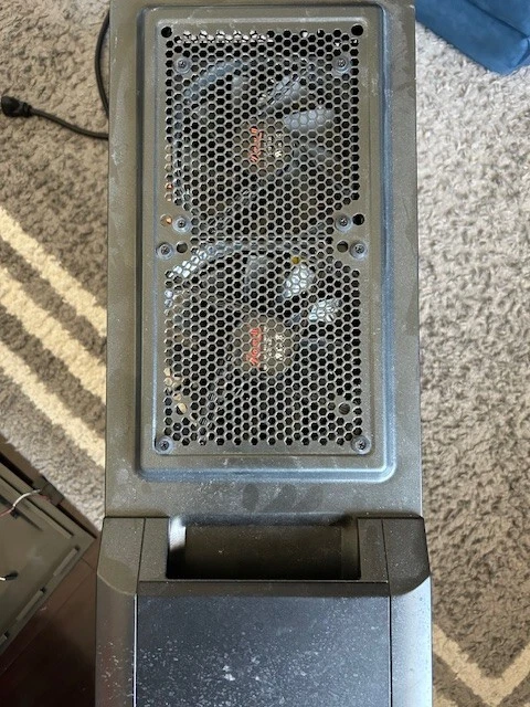 Corsair Carbide Series 400R Graphite Grey and Black ATX Mid Tower Gaming Case - Image 3 of 4