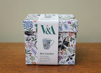 V&A C000487 Mug With Bee Garden Design Fine Bone China Multi 
