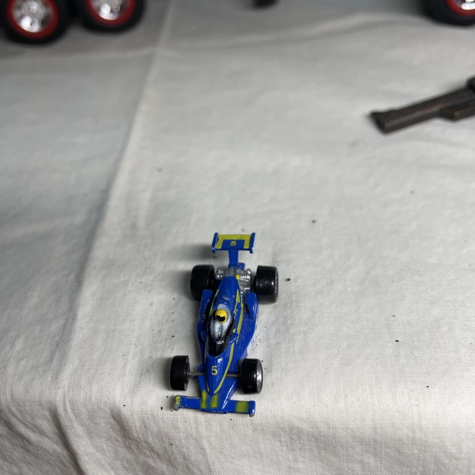 Micro Máquina Coche de Carreras #5 Azul Amarillo De Colección Años 80 Hombre Cueva Sala de Juegos Tienda Decoración Foto 3 de 4