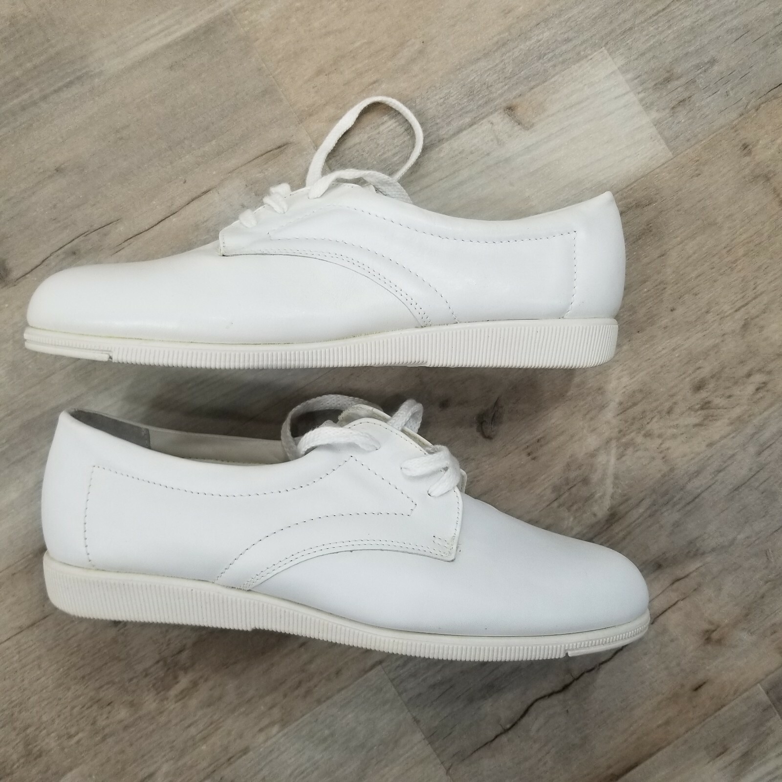 Hush Puppies Womens Comfort Sneakers Oxfords White Leather Size 10