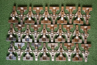30x Lot HETTICH Cabinet Hinges w/Mounting Plates