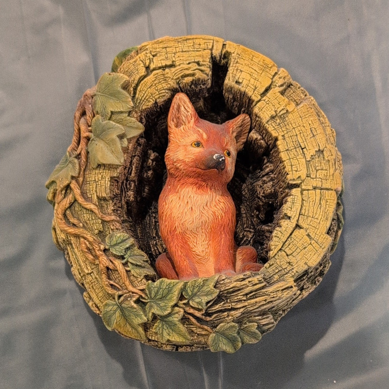 Bossons England "Fox Cub" Fox Figurine in Tree Stump ©1971