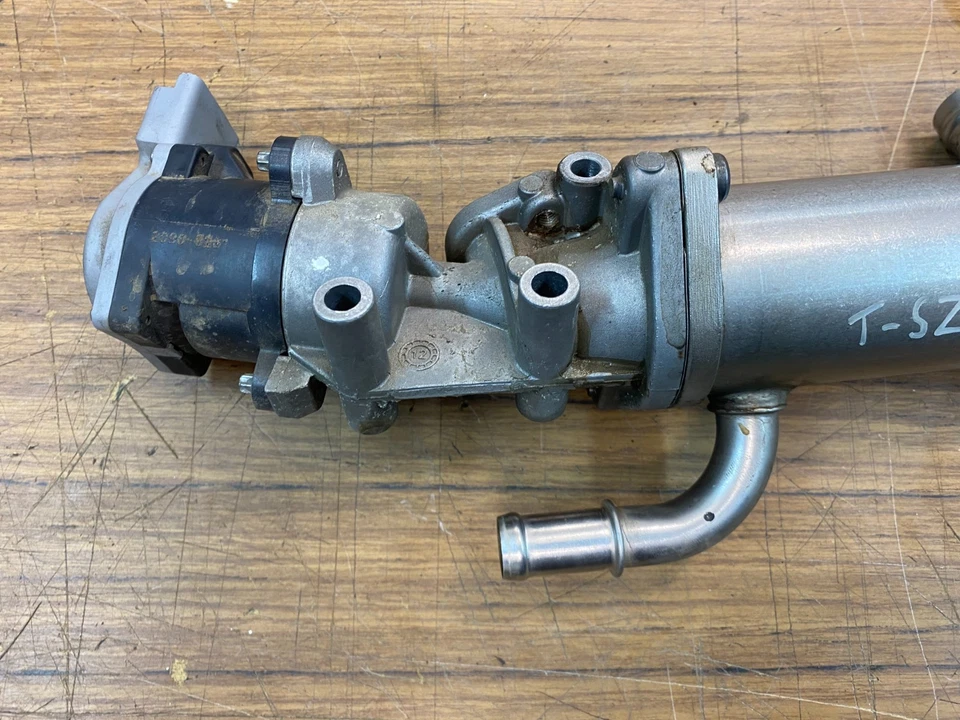 Enfriador de recirculación de gases de escape Ford Territory talla 2012 EGR RHS 7H2Q-9Y493-DG Foto 3 de 4