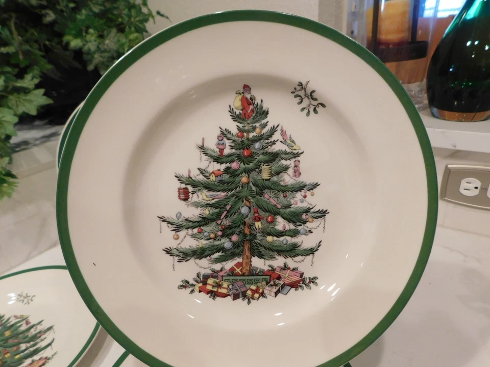 Spode England S3324 CHRISTMAS TREE 10-3/4" DINNER PLATES Set of 5 - Image 2 of 4