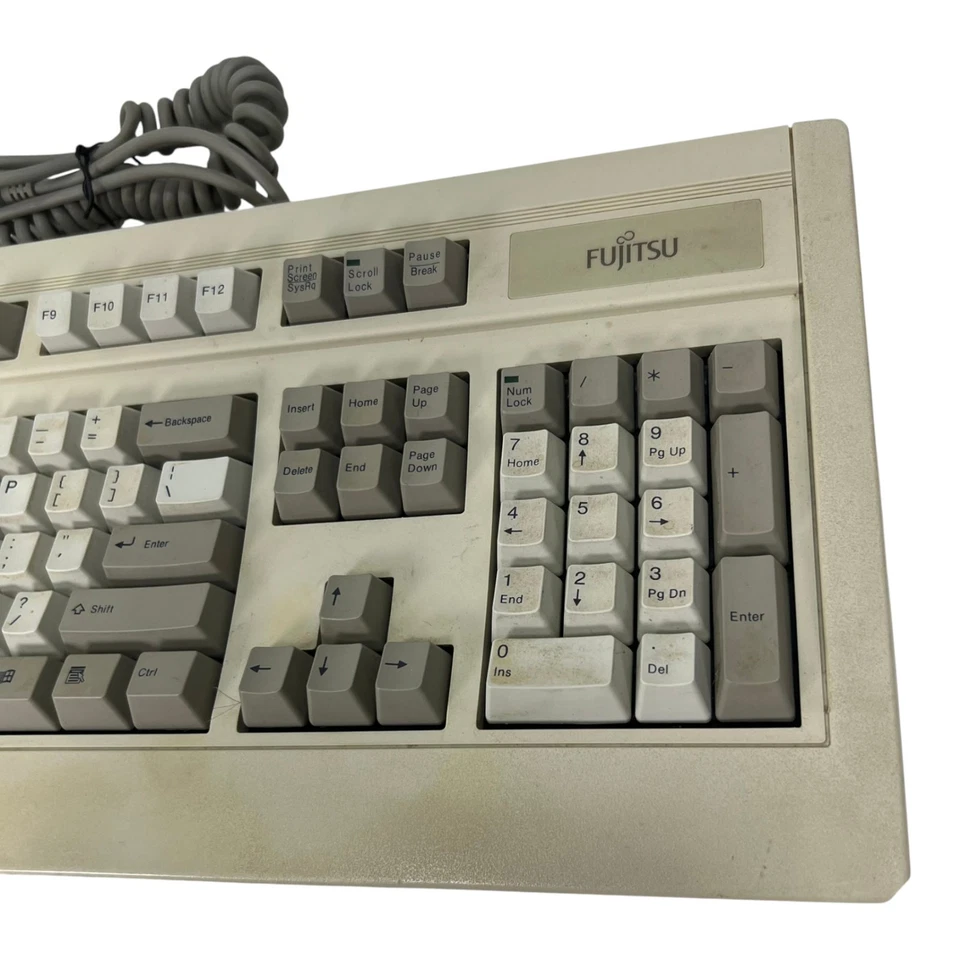 Vtg Fujitsu FKB4725-T601 AT 5 Pin DIN Wired Mechanical Keyboard Missing 1 Foot - Image 2 of 4