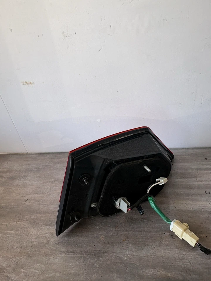 Conjunto de luz trasera interior izquierda lado conductor Lexus ES350 ES300h 2013-2015 - ¡Bonito! Foto 3 de 4