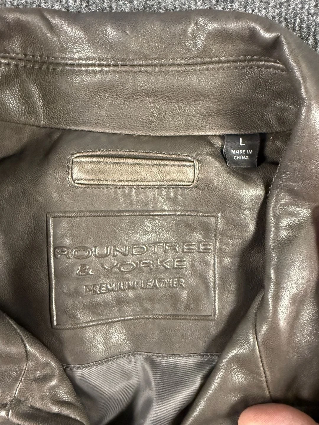 Roundtree & Yorke Leather Jacket Size L Brown Zip Front Bomber - product detail image 2