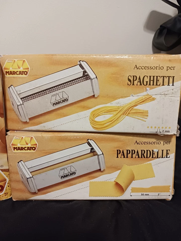 Máquina manual de pasta Marcato Atlas 150 y libro de accesorios de espagueti Pappardelle Foto 4 de 4