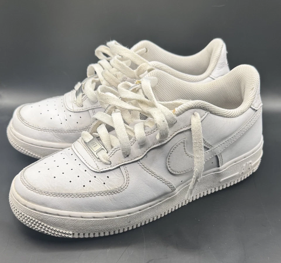 Youth Nike Air Force 1 Low TRIPLE WHITE Shoes Sneakers #314192-117 Size 5.5Y - Image 2 of 4