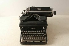 Antique 1920's Royal Manual Typewriter thumbnail