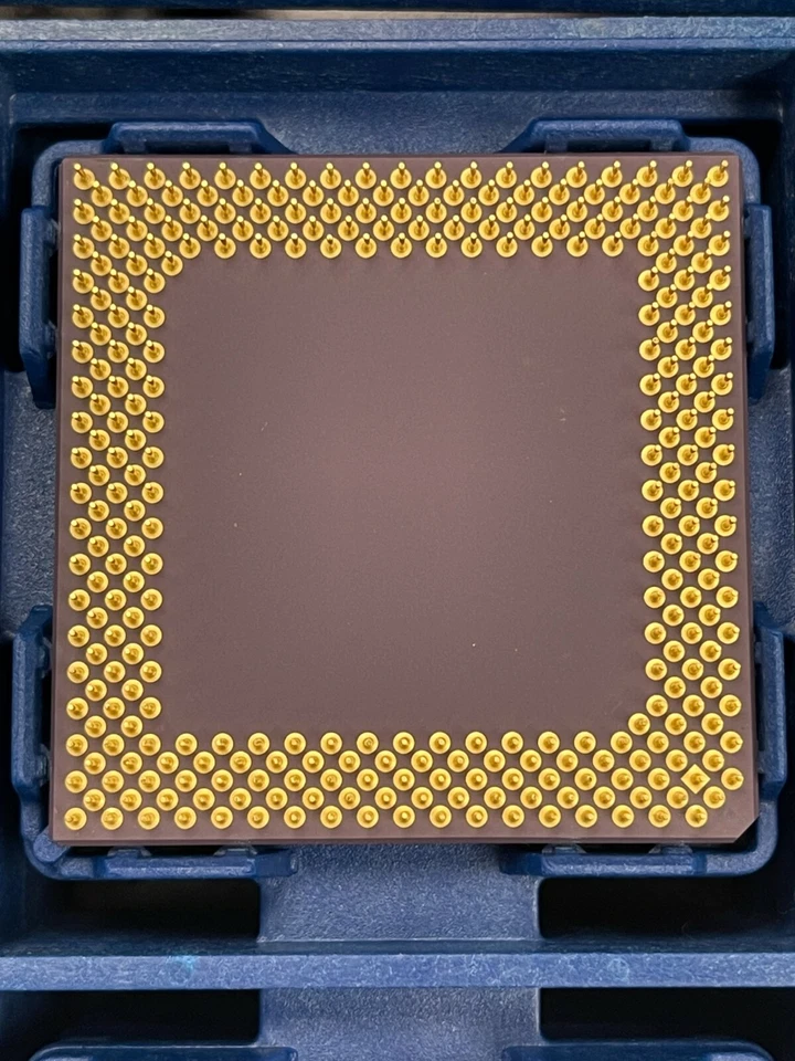 VINTAGE & NEW AMD K6-2+/533ACZM 533MHz Socket Super 7 Gold Pin CPU - Image 2 of 2