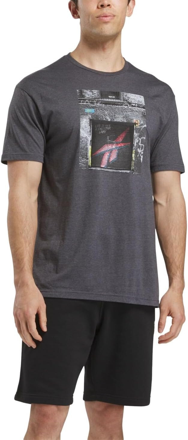 Мужская футболка Reebok Regular fit с коротким рукавом и графическим рисунком серого цвета размер XL 3690₽