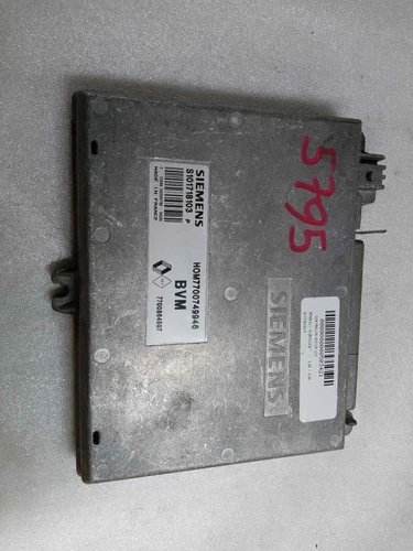 S101718103P Centralina Motore per RENAULT 19 (B/C/L53) * 1992 503421 - Foto 1 di 6