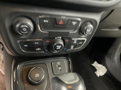 Used A/C Selector Switch fits: 2020 Jeep Compass AC w/dual zone control w/integr