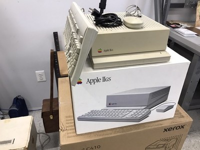 Vintage Apple IIGS Computer A2S6000 - Working - With Cable, Keyboard, Mouse, Box