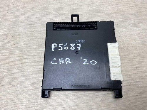 2020 Toyota C-HR 89221F4130 Comfort Control Unit - Picture 3 of 5