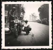 Fotografie Dieburger Dreiecksrennen 1951, Rennmotorrad BMW 750ccm mit Seitenwag 