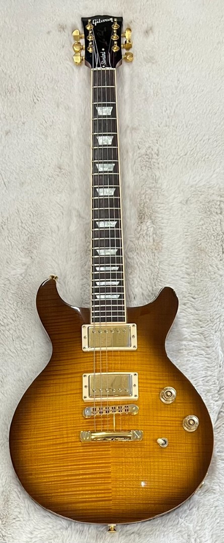 2004 Gibson Les Paul Standard Double Cutaway in Honeyburst w