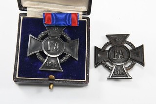 Q11S36 2x Friedrich August Kreuz Eisen 1914