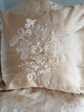 Gold Kissen bestickt 18 x 18 cm abnehmbarer Bezug + Einlage NEU