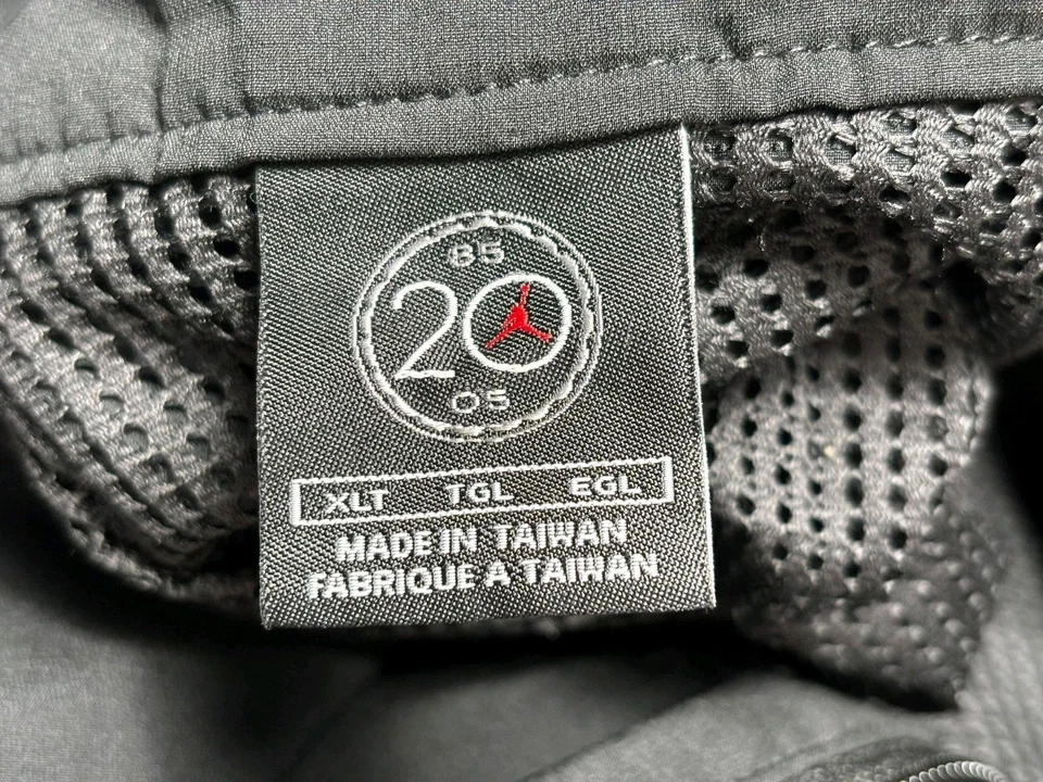 Chaqueta Jordan Vintage Para Hombre XLT Gris Cremallera Completa Paneles de Malla 20 Aniversario 2005 Foto 3 de 4
