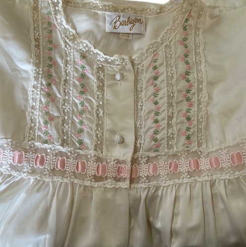 Vintage Barbizon Morgenmantel weiß Blumen Spitze Morgenmantel Granny Chic Cottagecore M - Bild 9 von 13
